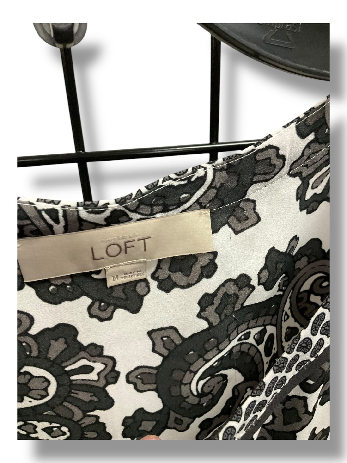 Top Long Sleeve By Loft In Grey, Size: M