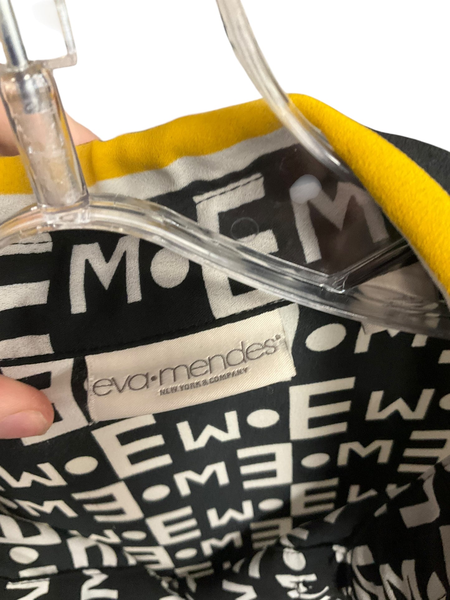 Blouse Long Sleeve By Eva Mendes In Black & White, Size: L