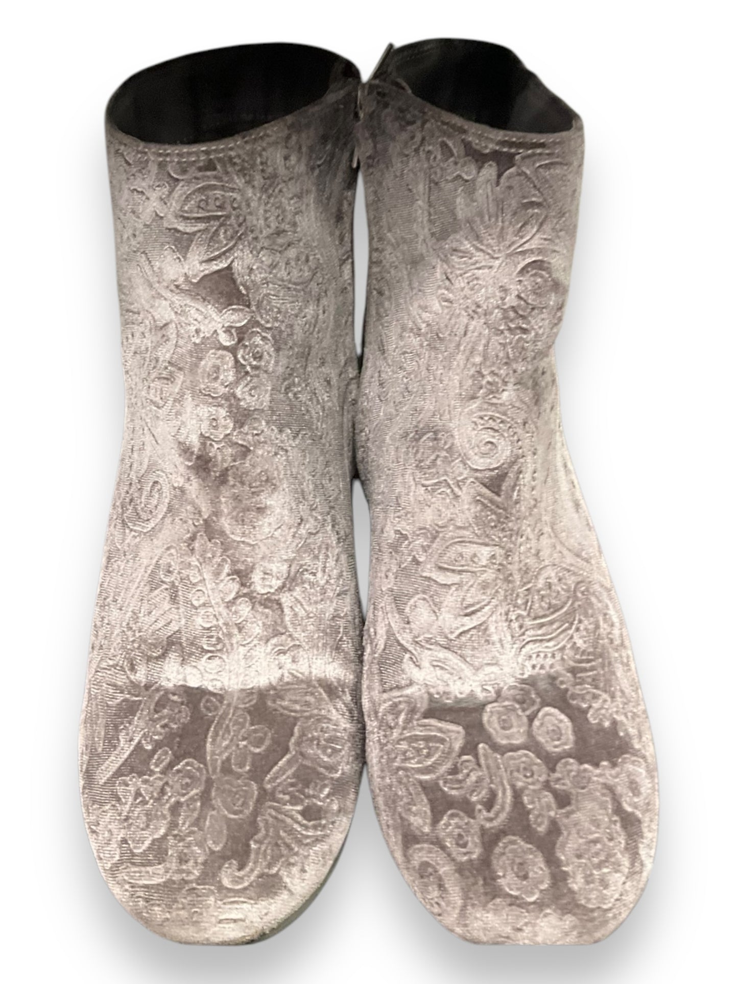 Boots Ankle Heels By Zigi Soho In Grey, Size: 9