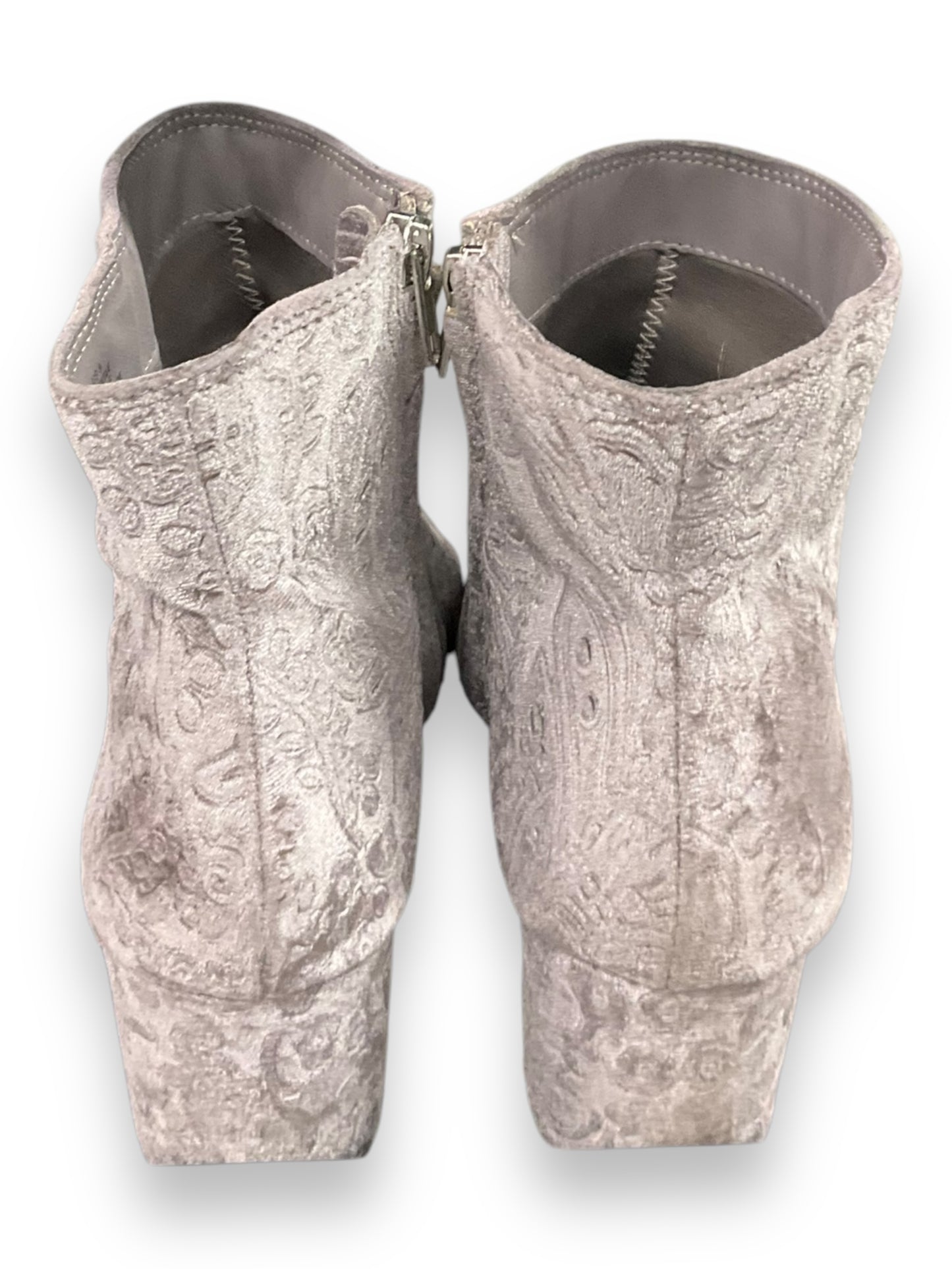 Boots Ankle Heels By Zigi Soho In Grey, Size: 9