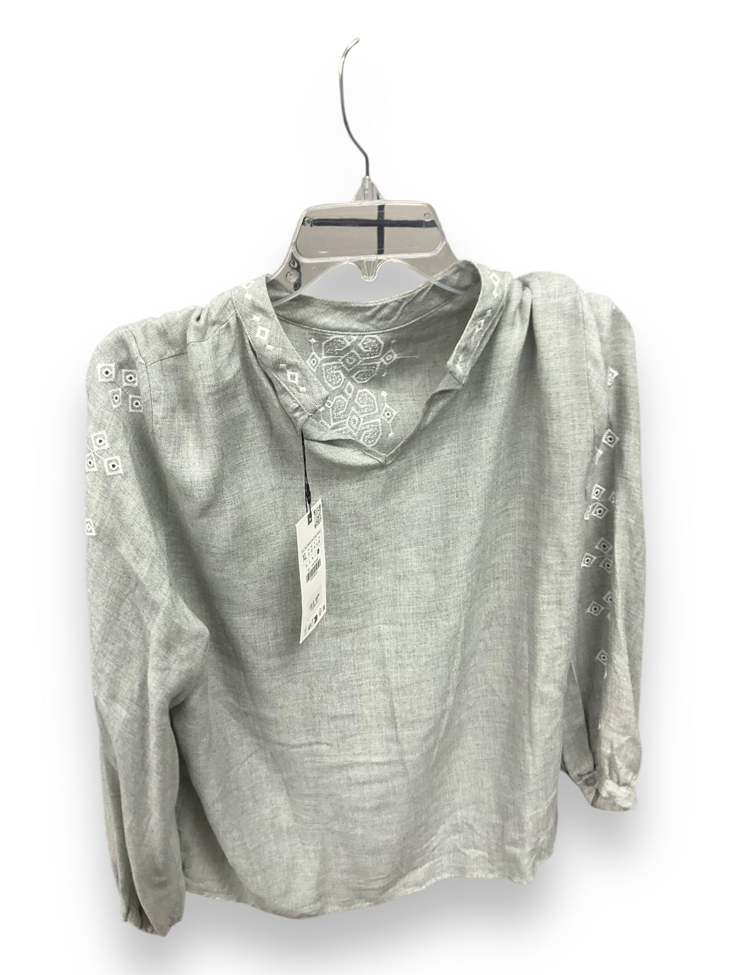 Top Long Sleeve By Zara In Grey & White, Size: Xl