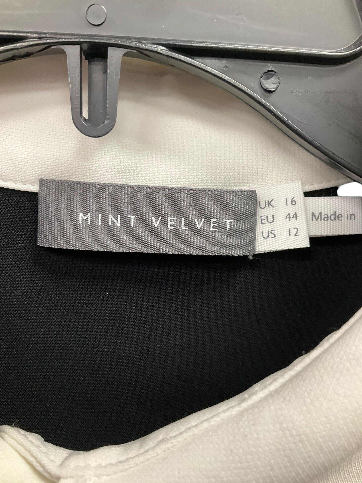 Top Long Sleeve By Cma Size: L