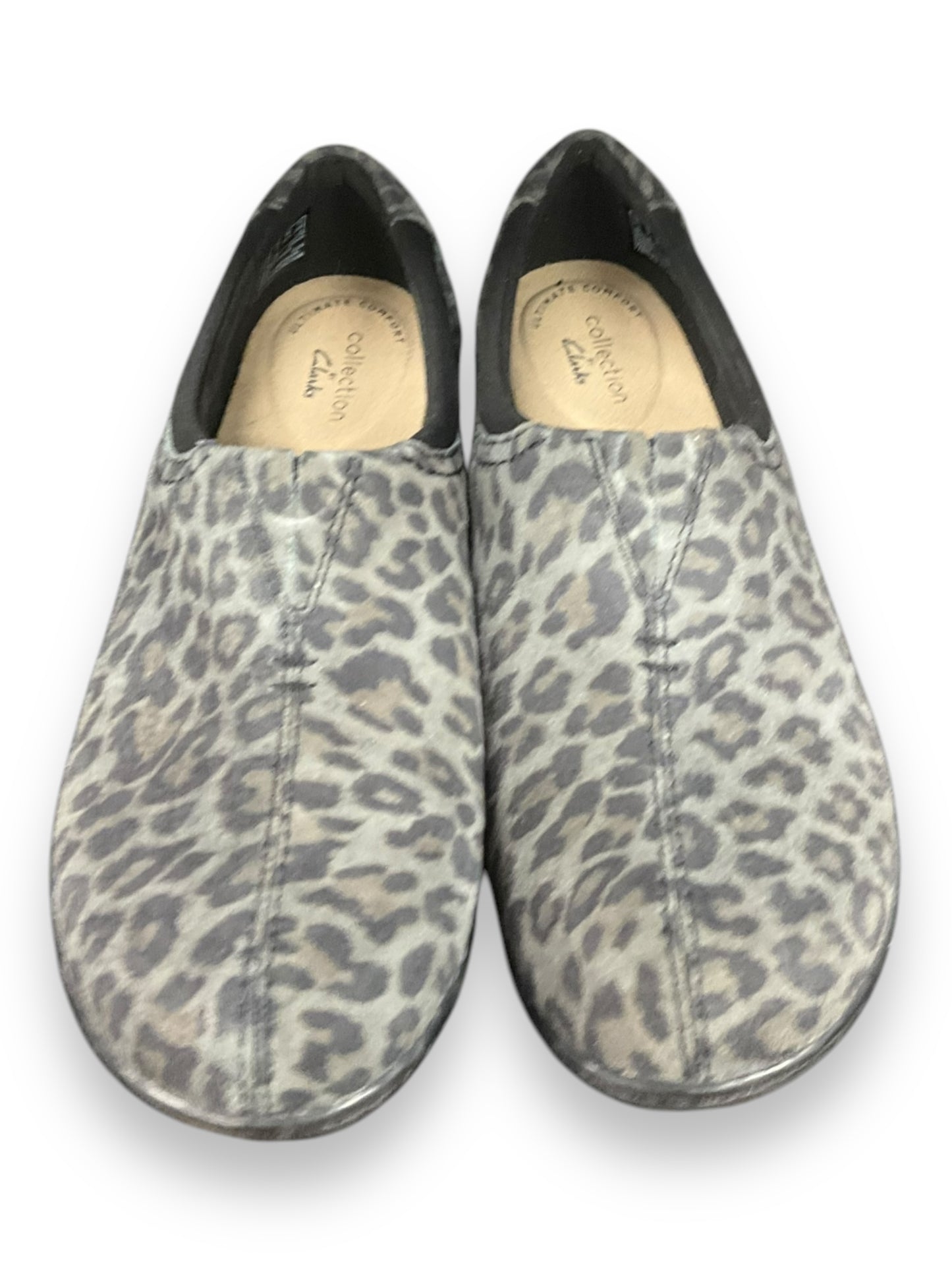 Shoes Flats By Clarks In Animal Print, Size: 7
