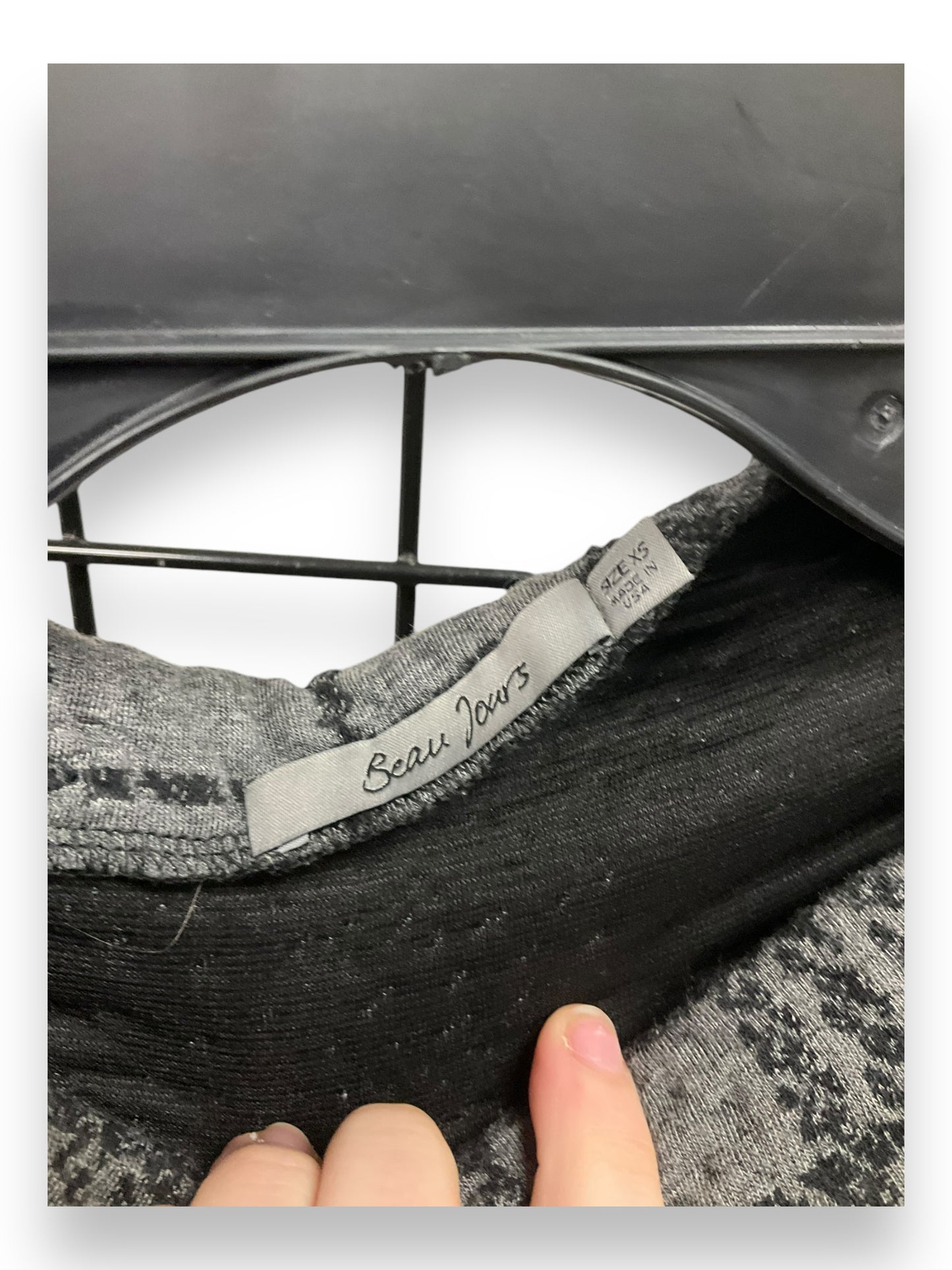 Top Long Sleeve By Clothes Mentor In Plaid Pattern, Size: Xs