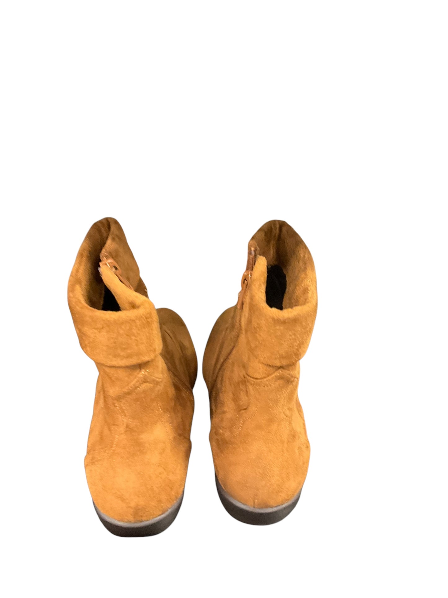 Boots Ankle Flats By Comfortview In Brown, Size: 8.5