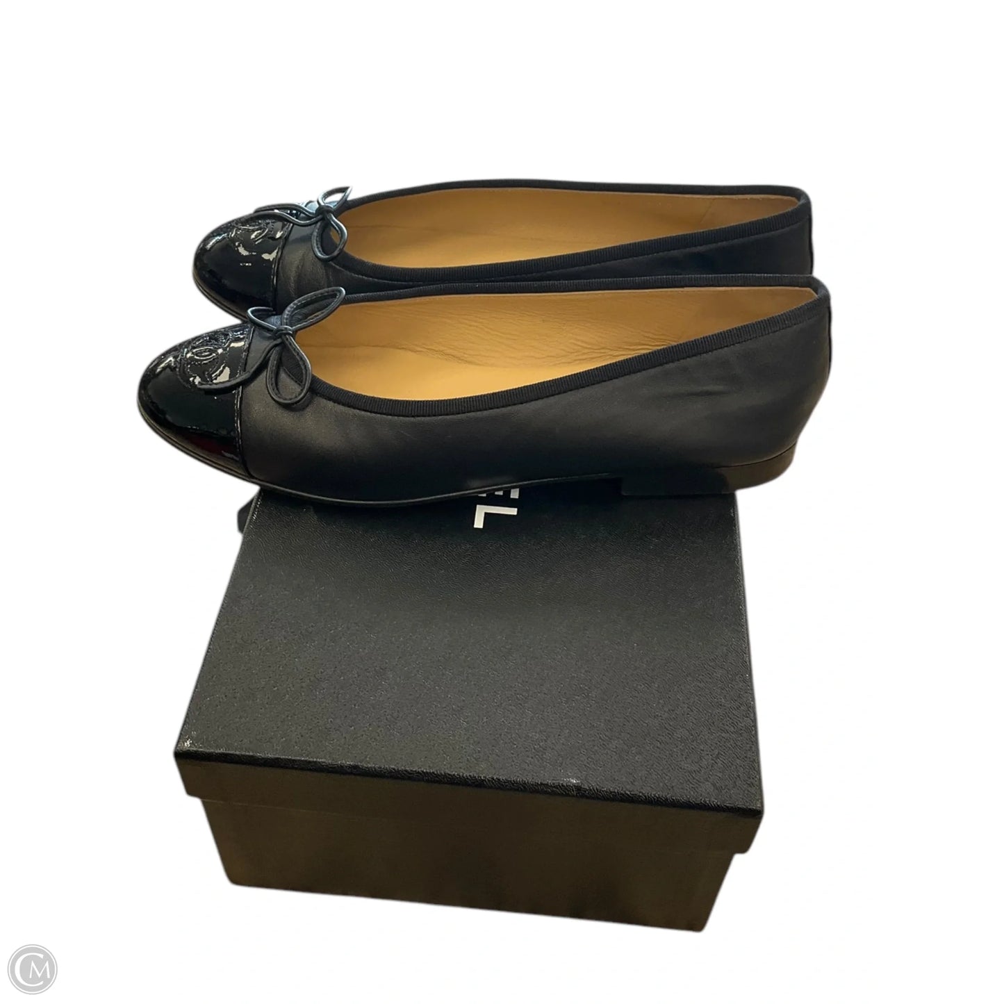 Shoes Luxury Designer By Chanel In Tan, Size: 7
