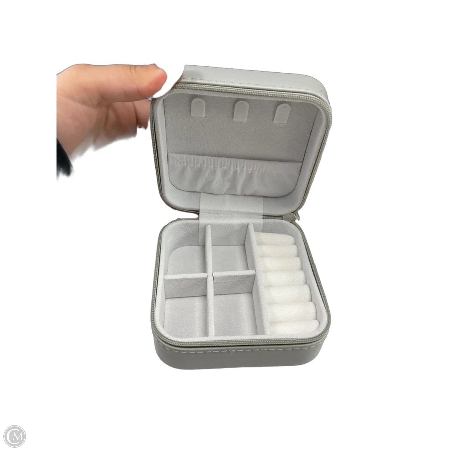 Jewelry Case By Clothes Mentor, Size: Small