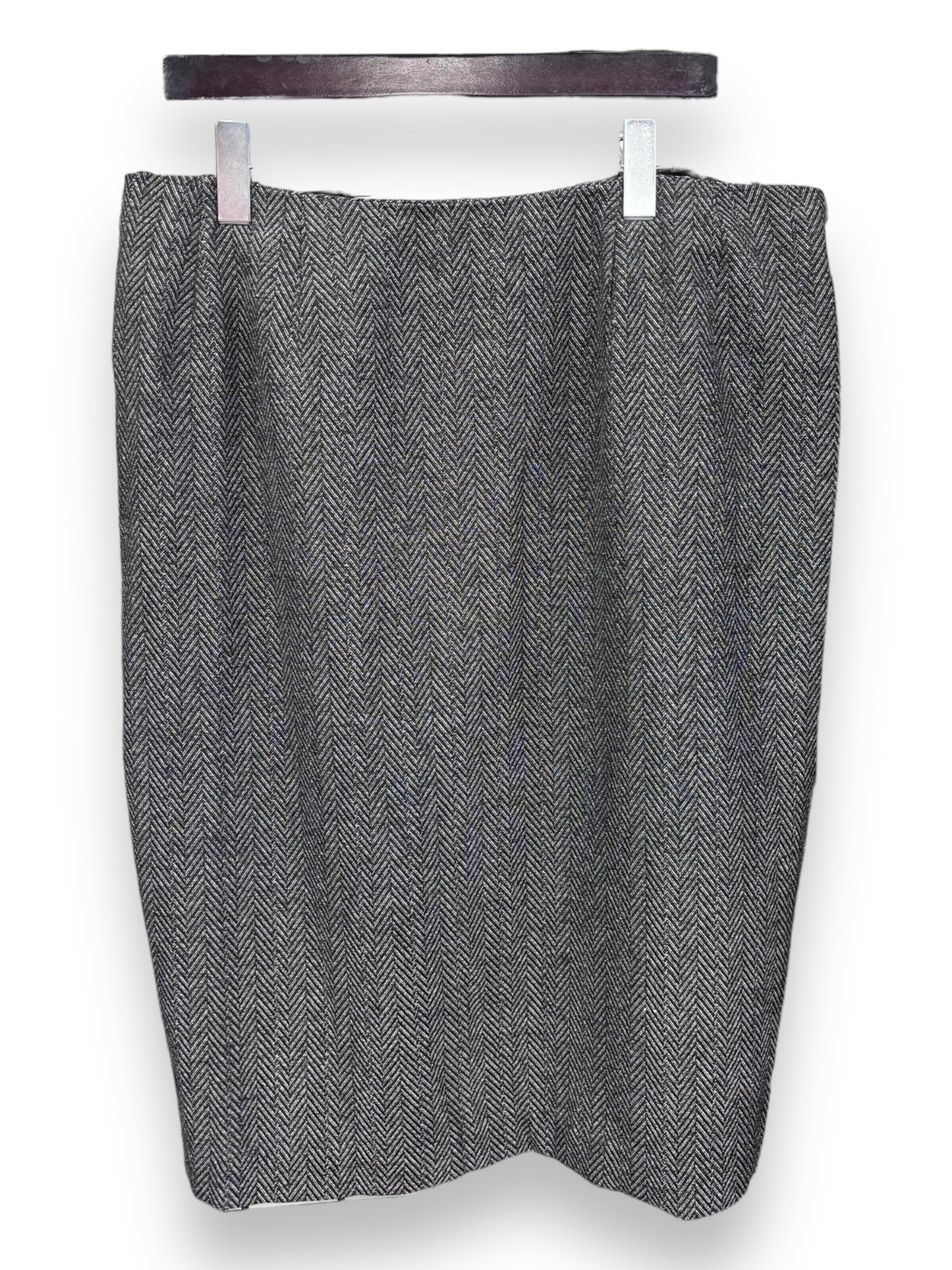 Skirt Midi By Larry Levine O Size: 2x