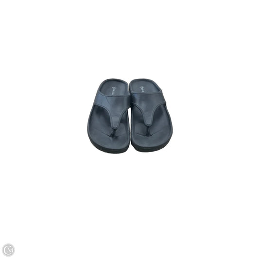 Sandals Flats By Clothes Mentor In Black, Size: 10