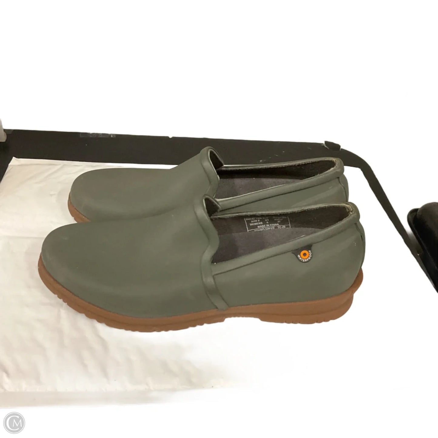 Shoes Flats By Bogs In Green, Size: 6