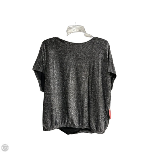 Top Short Sleeve By Arula In Silver, Size: 2x