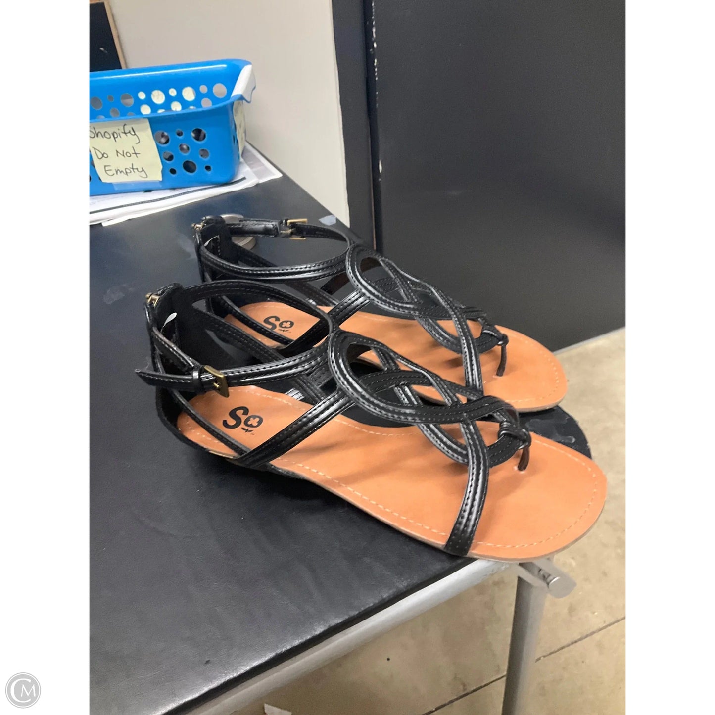Sandals Flats By So In Black, Size: 9