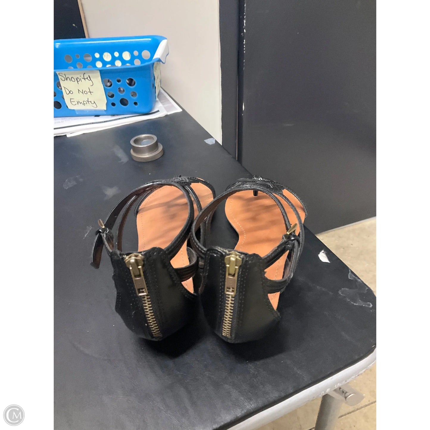Sandals Flats By So In Black, Size: 9