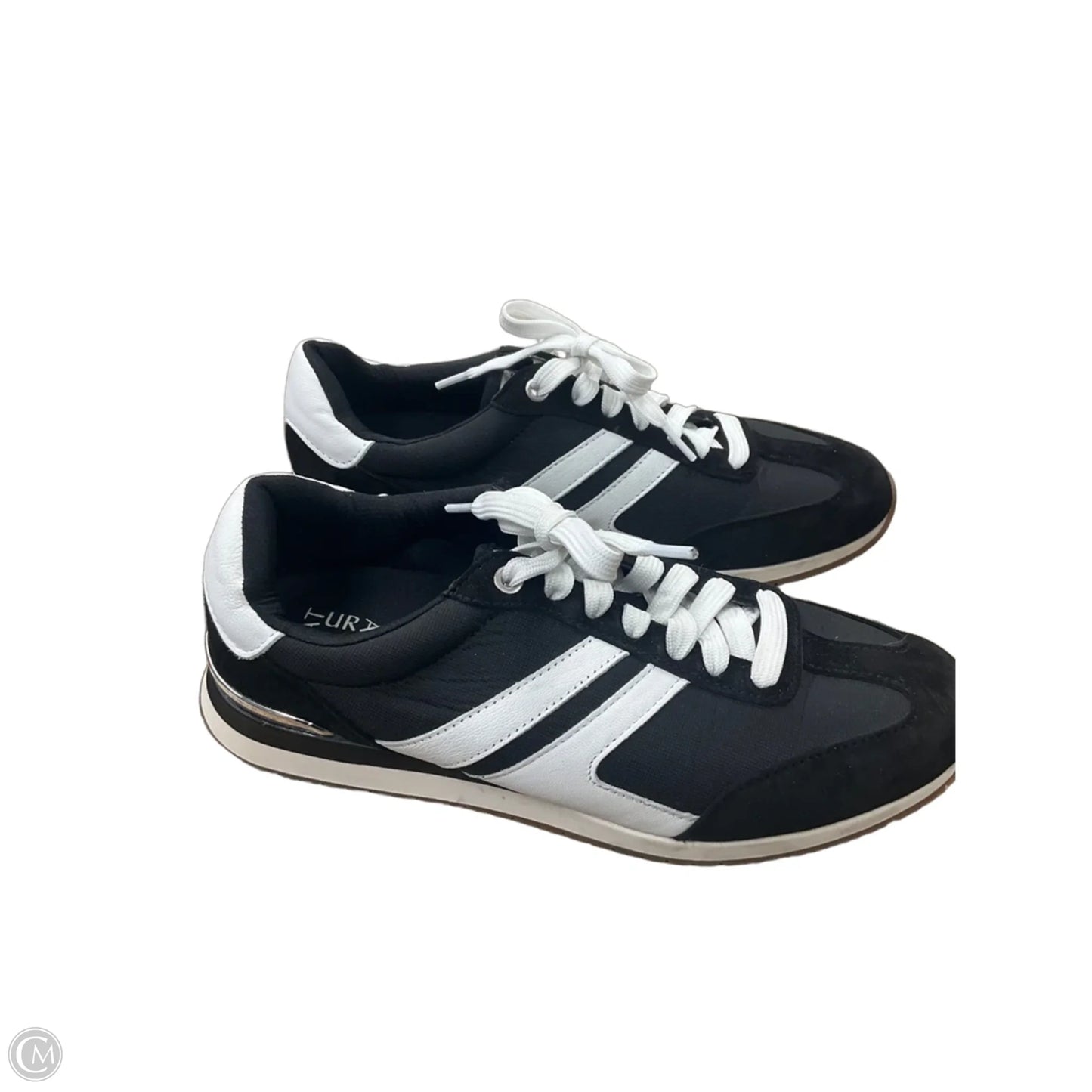 Shoes Sneakers By Clothes Mentor In Black, Size: 8.5