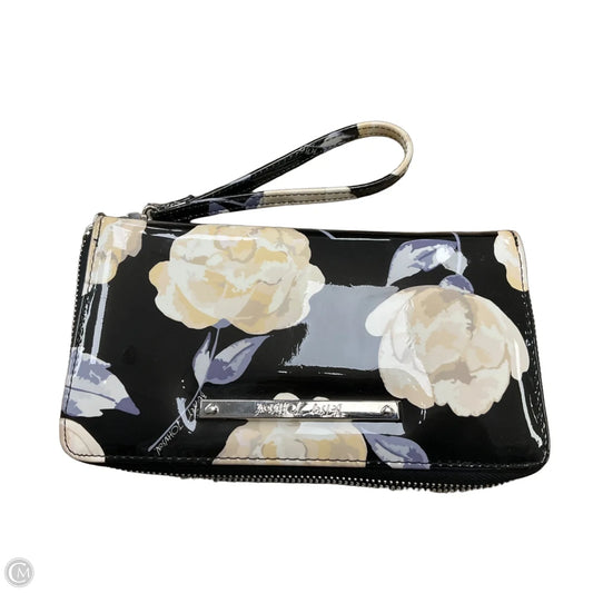Wristlet By Betsey Johnson, Size: Large