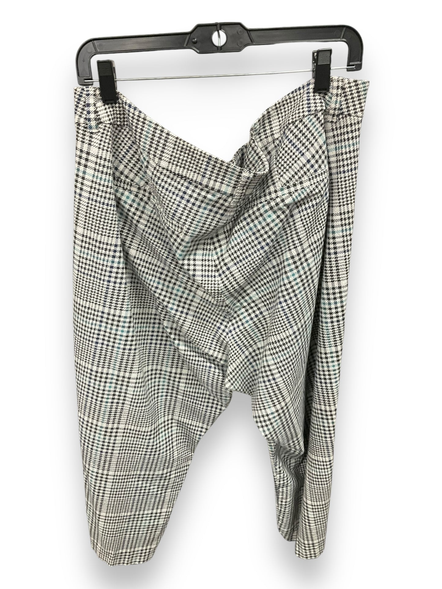 Pants Ankle By Old Navy In Plaid, Size: 20