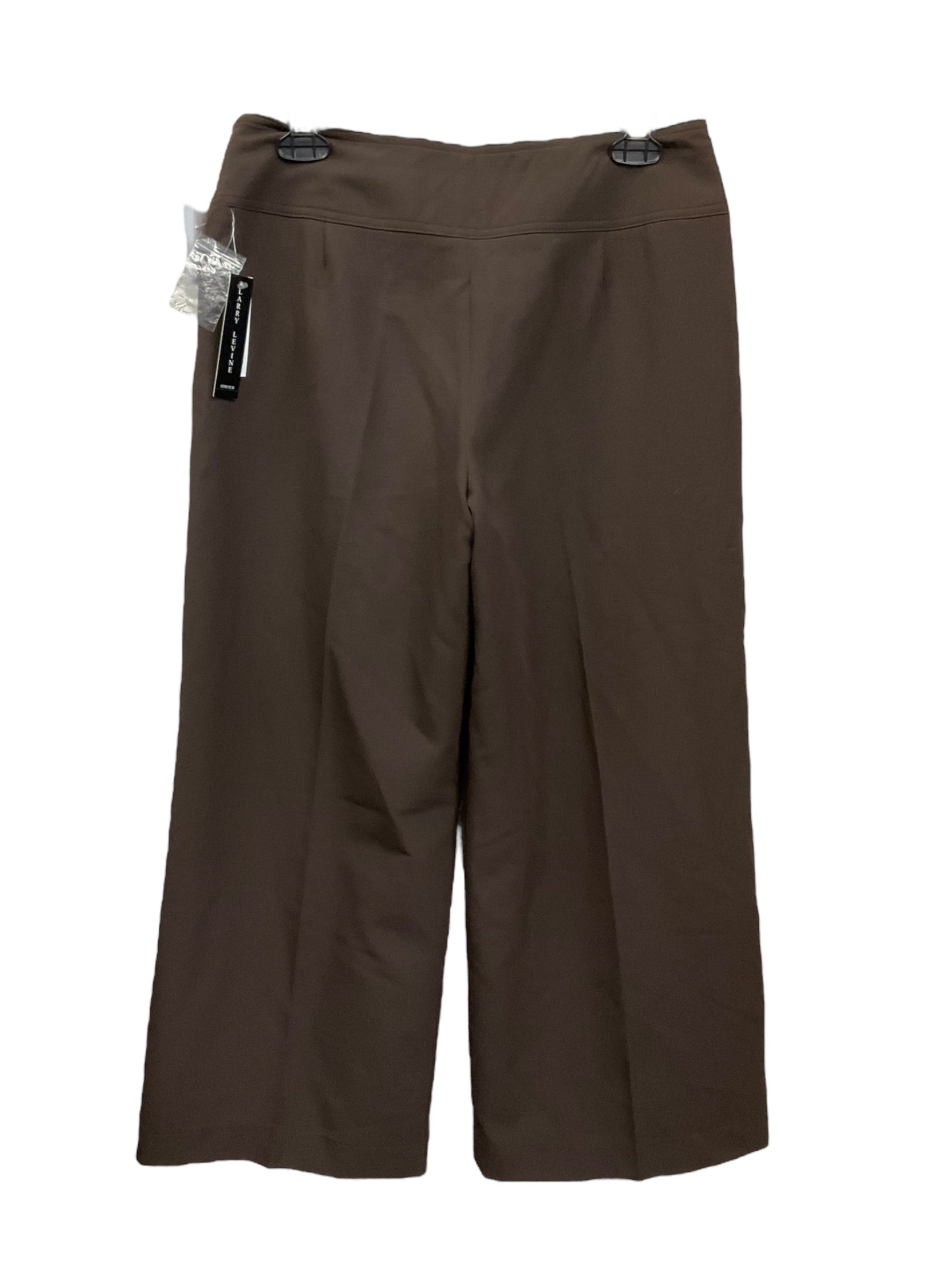 Brown Capris Larry Levine, Size 6