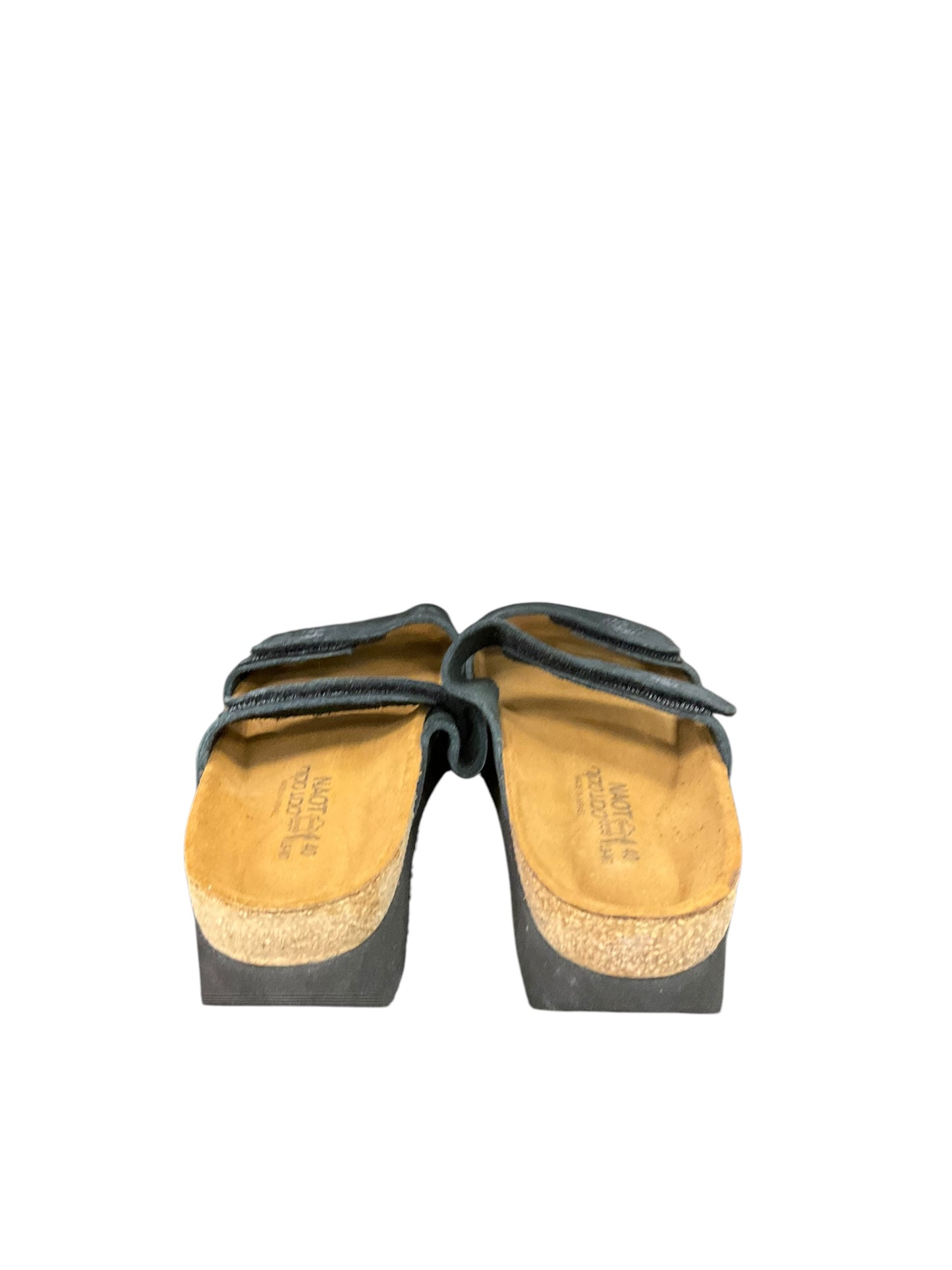 Sandals Flats By Naot In Black, Size: 9