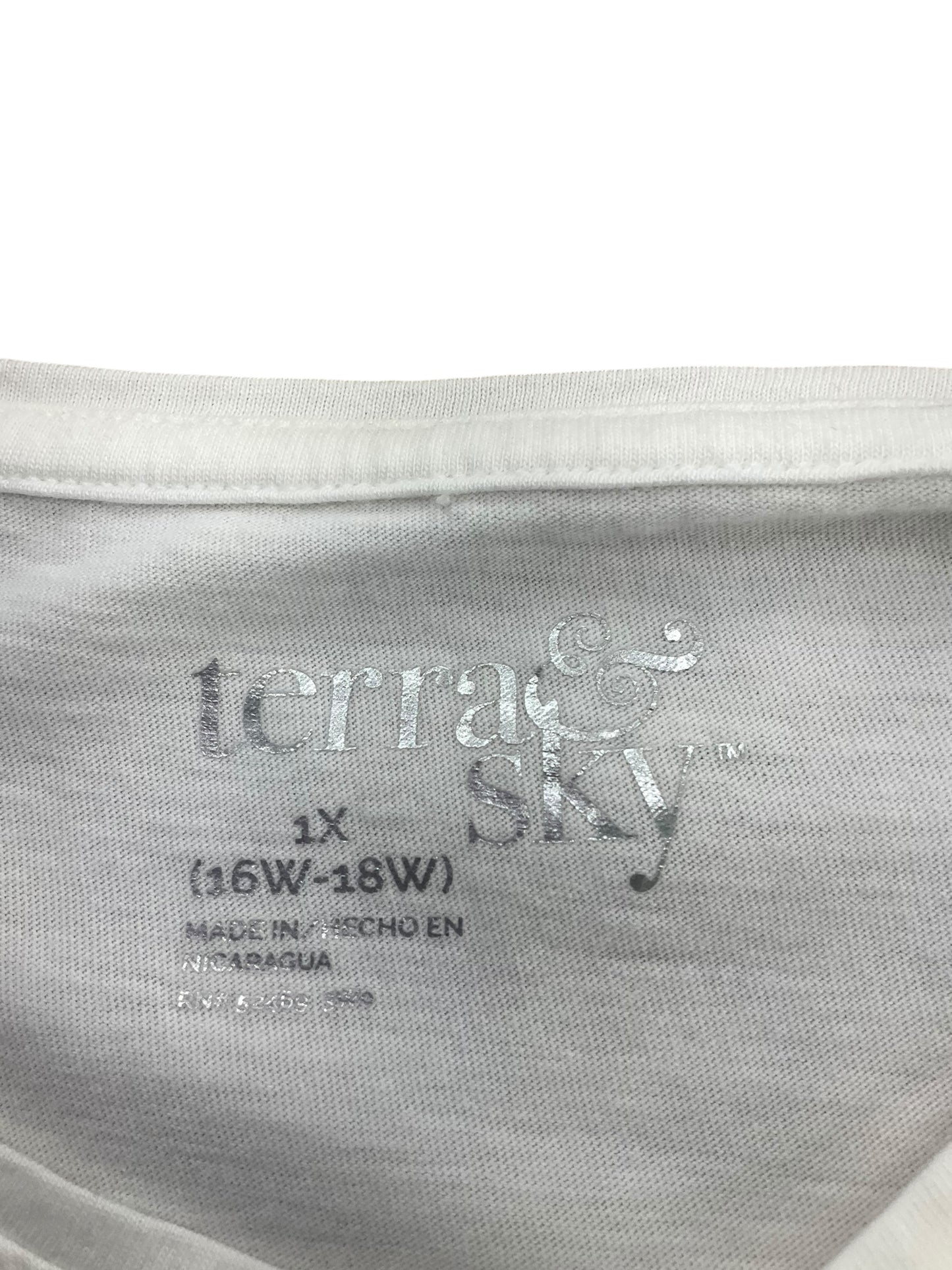 Top Short Sleeve Basic By Terra & Sky In White, Size: 1x