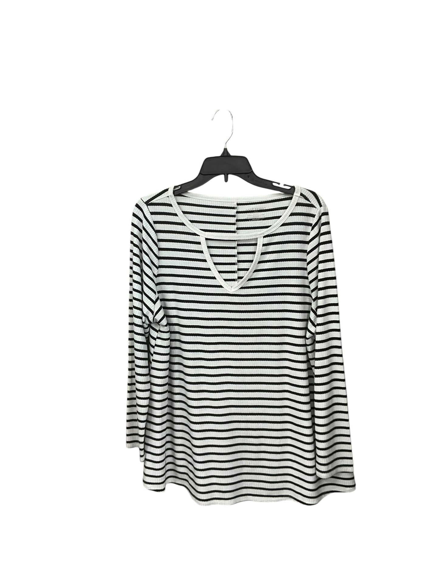 Top Long Sleeve By Lane Bryant In Black & White, Size: Xl