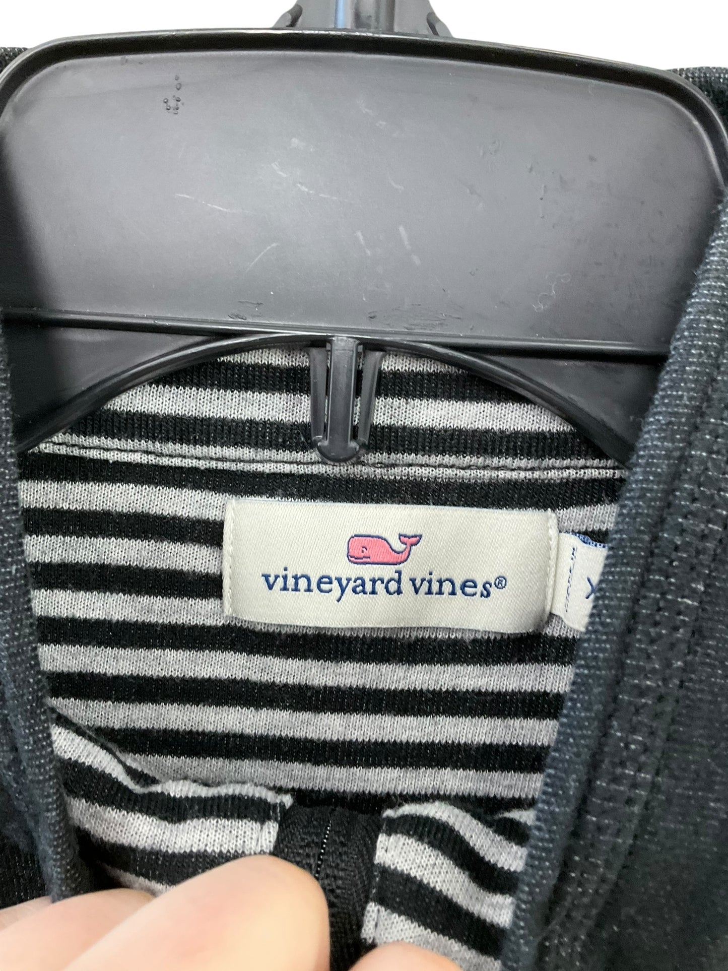 Top Long Sleeve By Vineyard Vines In Grey, Size: Xl