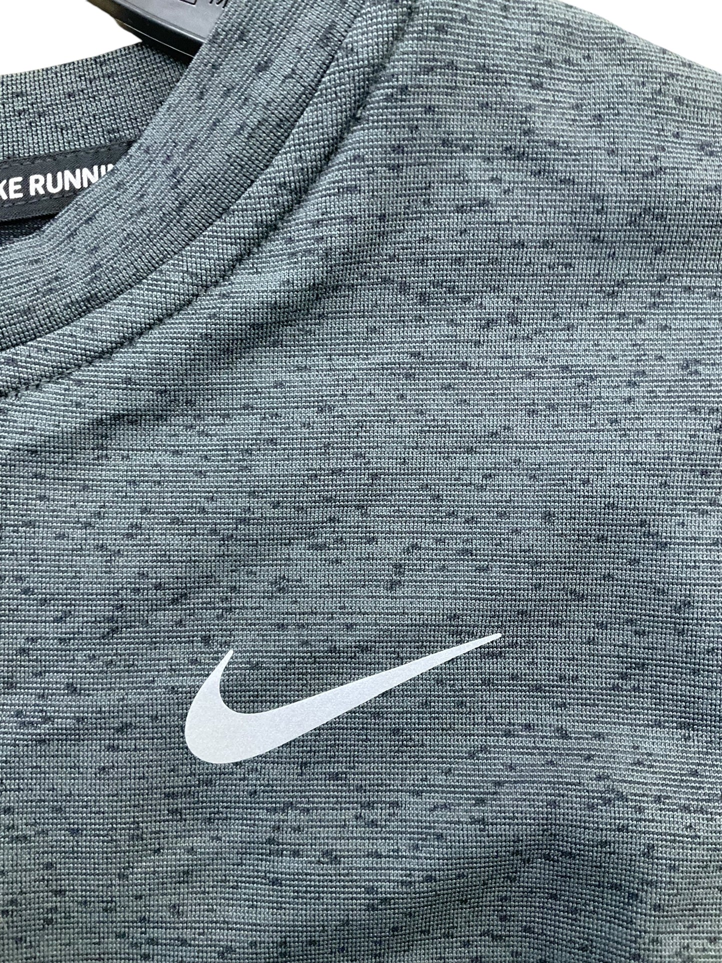 Athletic Top Long Sleeve Crewneck By Nike Apparel In Grey, Size: L