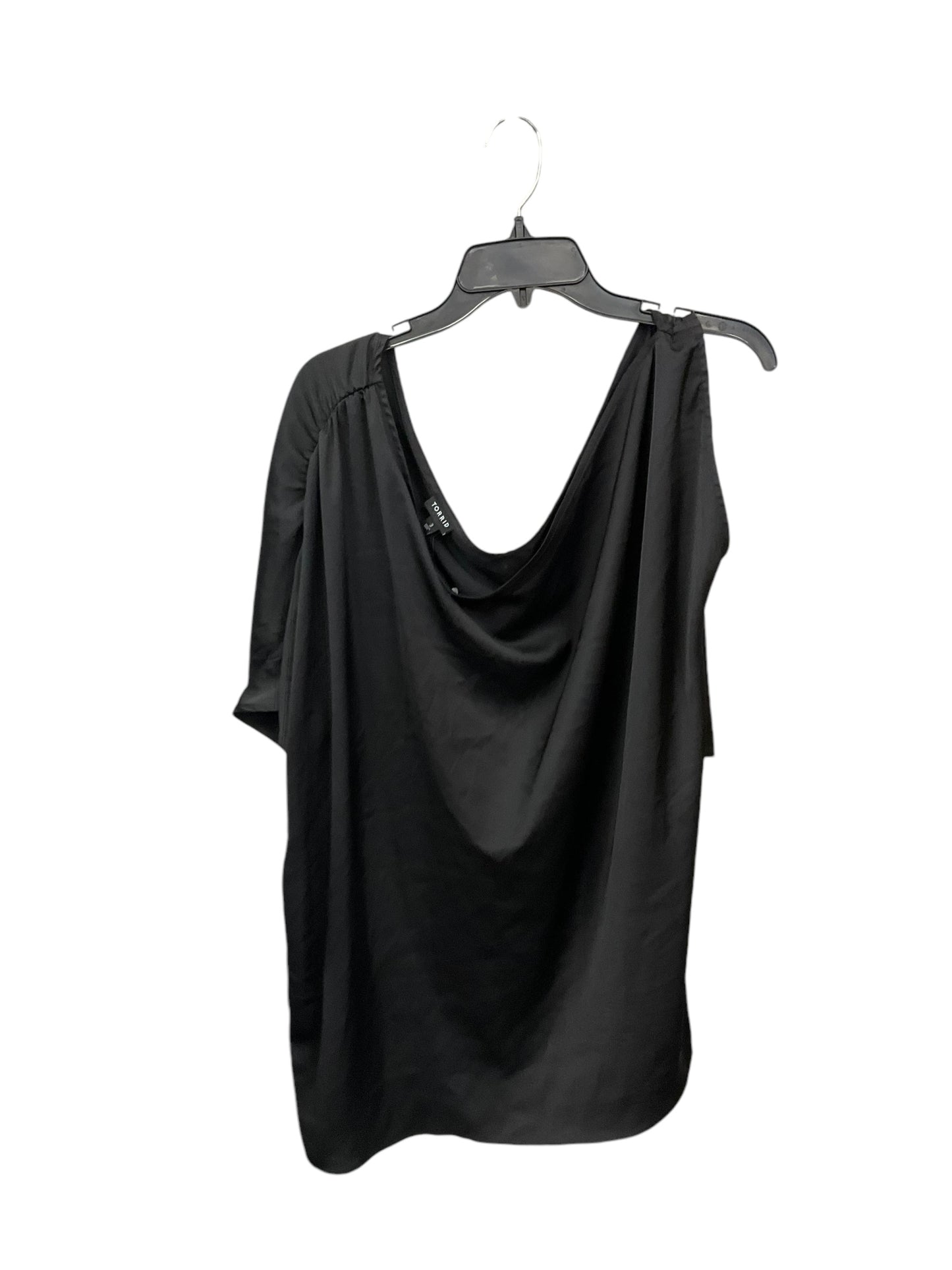 Top Short Sleeve By Torrid In Black, Size: 3x