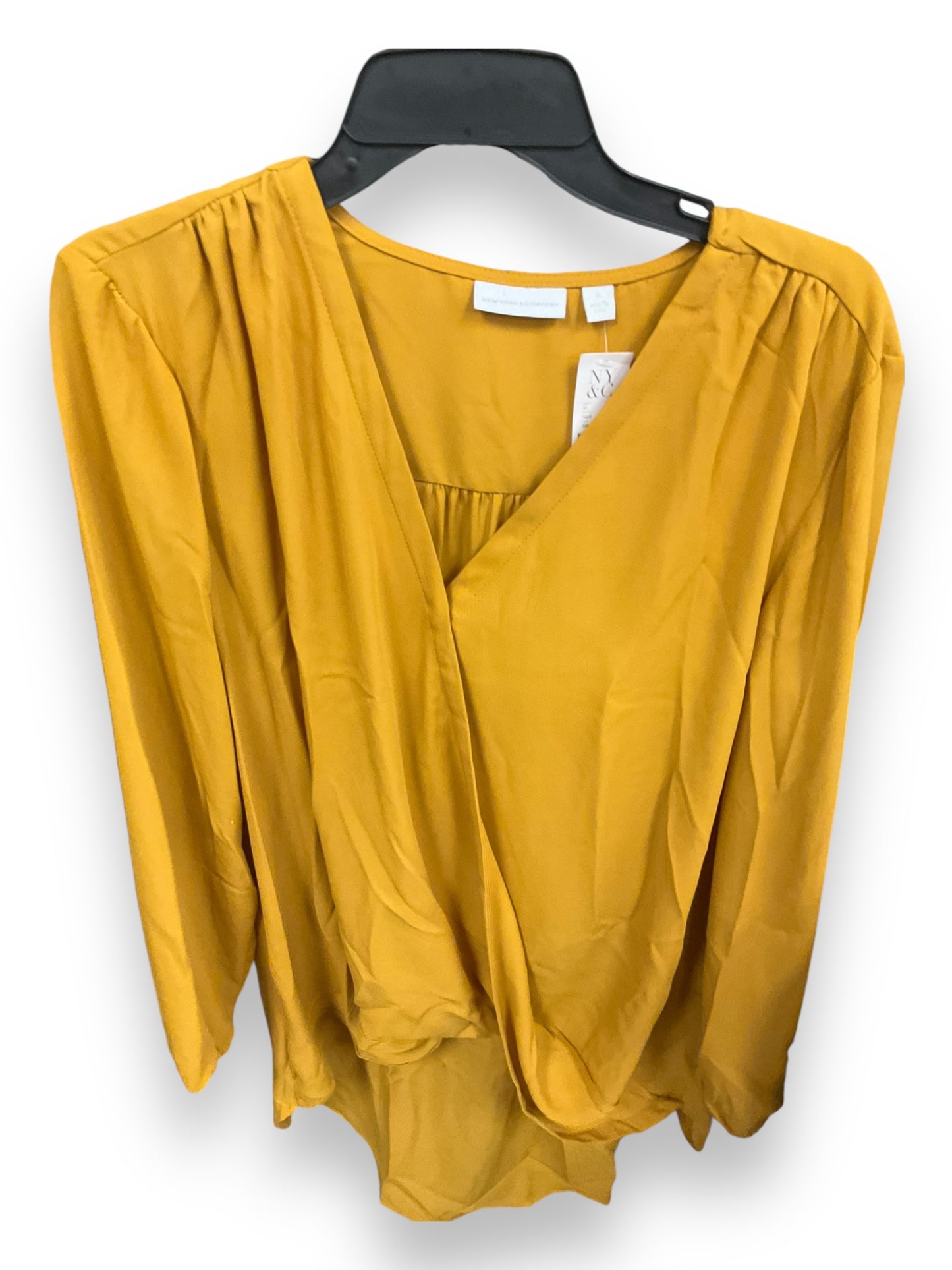 Top Long Sleeve By New York And Co In Yellow, Size: Xl