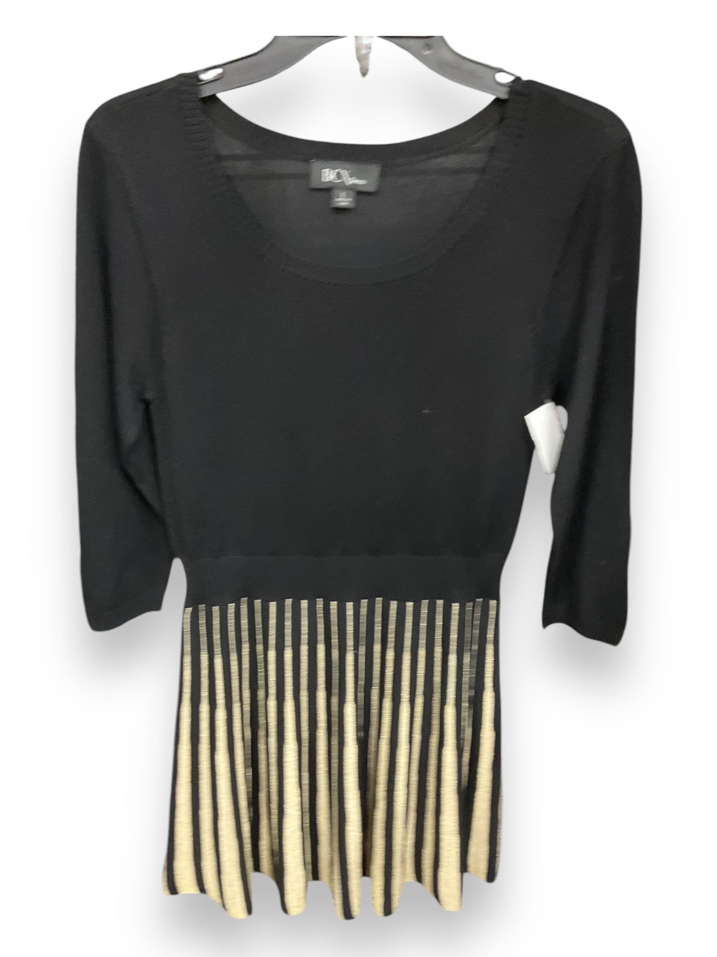 Dress Casual Short By Bcx In Black & Gold, Size: L