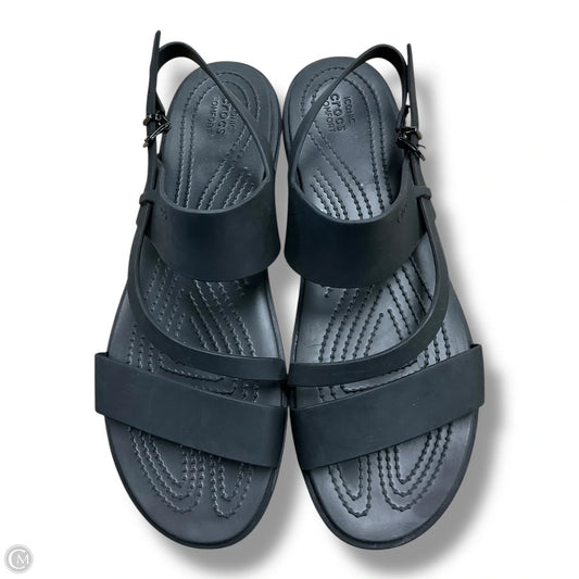 Sandals Flats By Crocs In Black, Size: 11