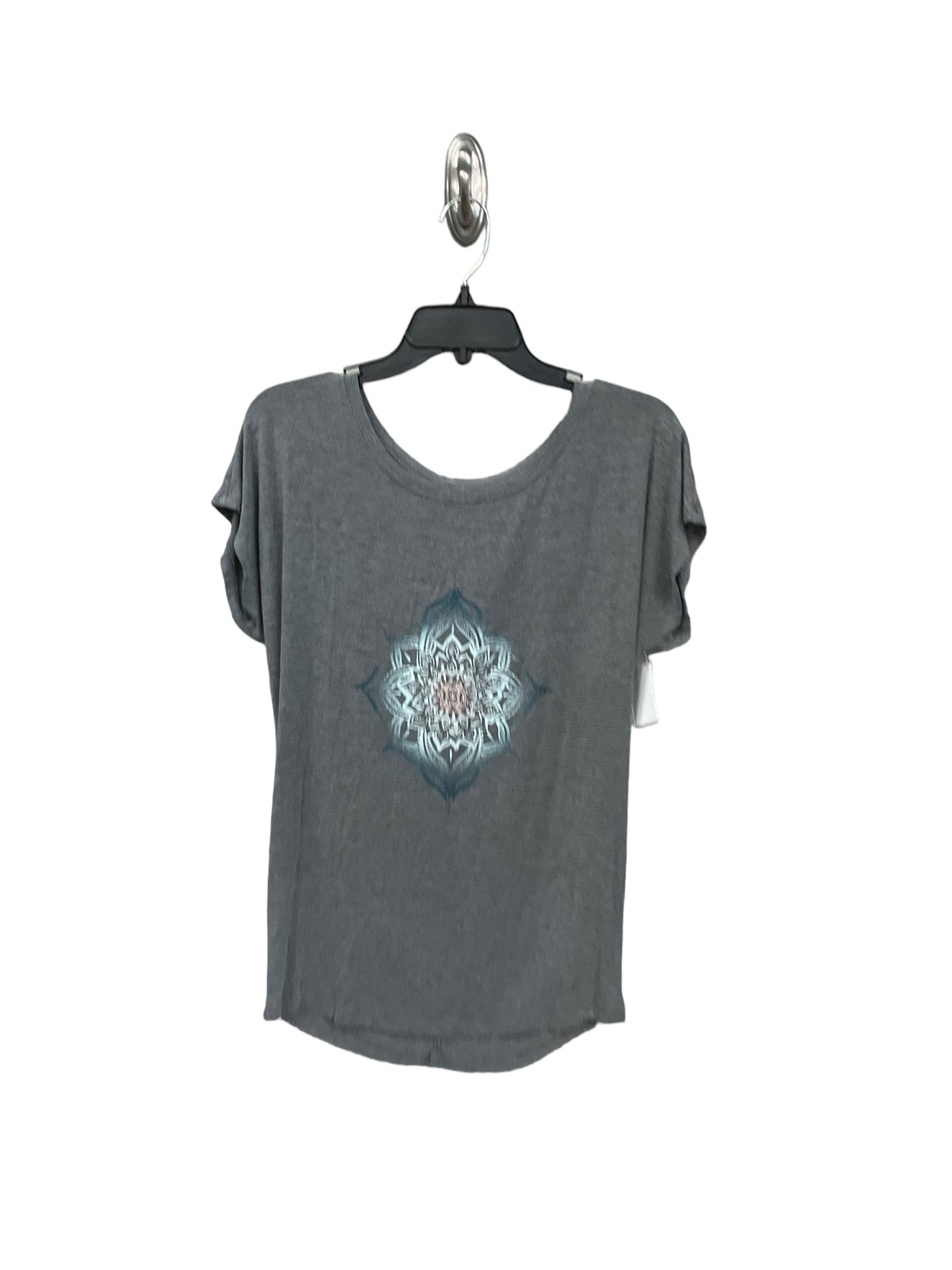 Top Short Sleeve By Gaiam In Grey, Size: M