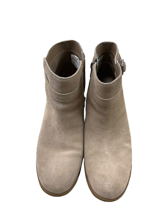 Boots Ankle Heels By Ugg In Beige, Size: 6.5