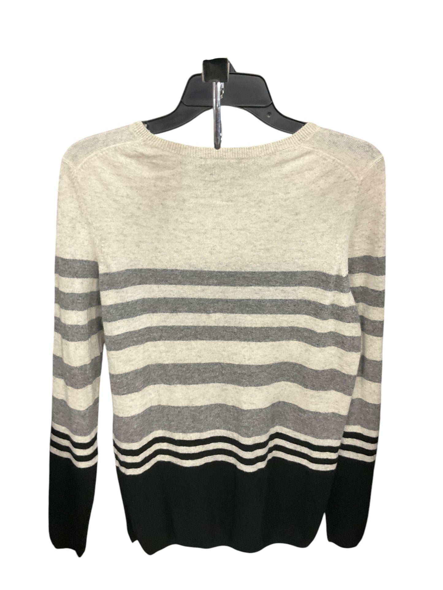 Top Long Sleeve By Vince In Striped Pattern, Size: M