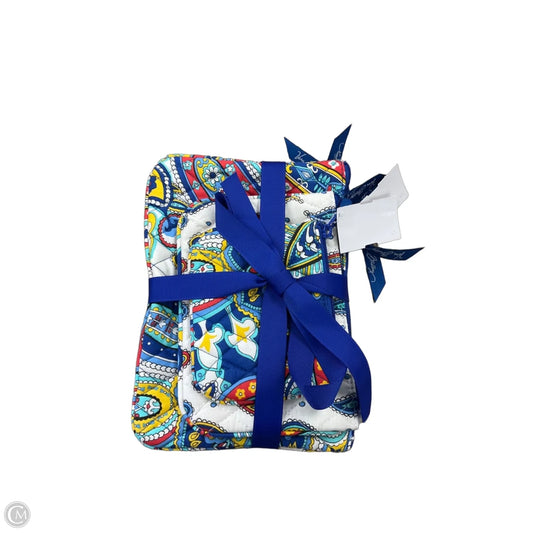 Makeup Bag By Vera Bradley, Size: Medium