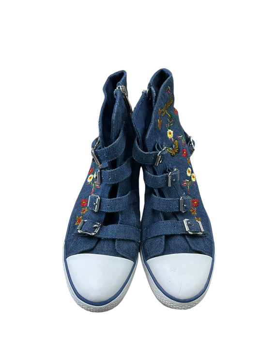 Shoes Sneakers By Clothes Mentor In Blue, Size: 7.5