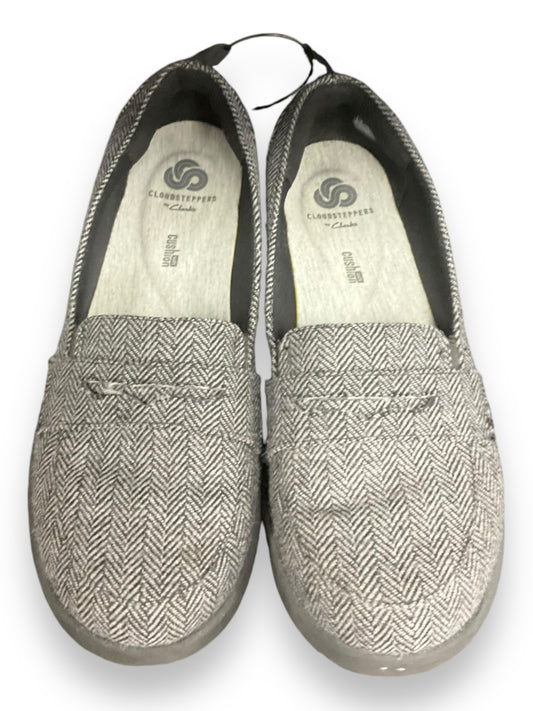 Shoes Flats By Clarks In Black & Grey, Size: 7.5