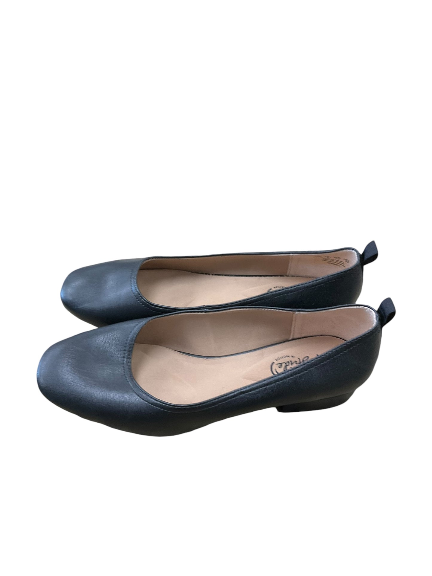 Shoes Flats By Life Stride In Black, Size: 10