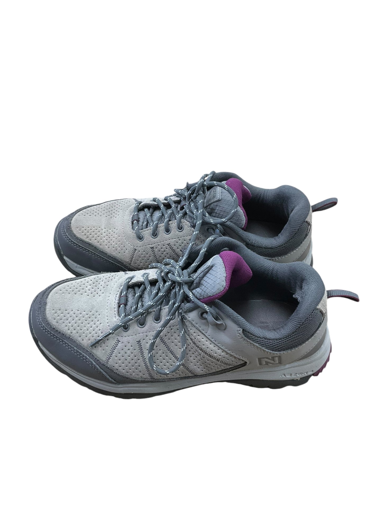 Shoes Sneakers By New Balance In Grey, Size: 8.5