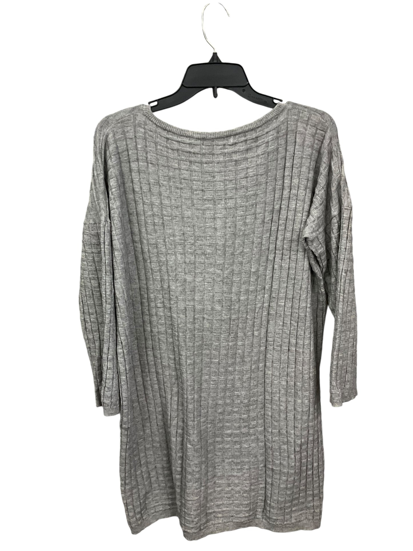 Tunic 3/4 Sleeve By Clothes Mentor In Grey, Size: L