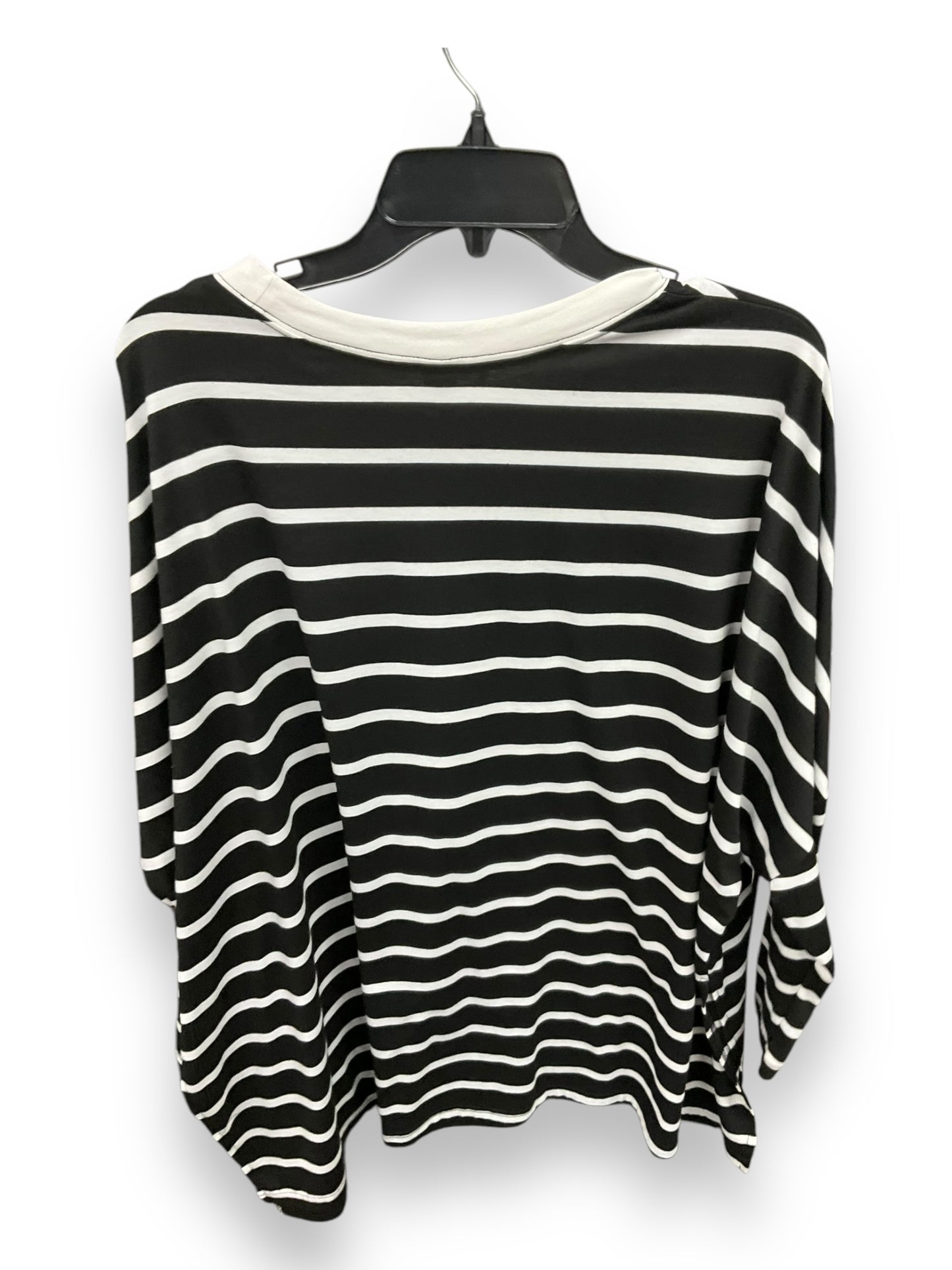 Top 3/4 Sleeve By Shein In Black & White, Size: 2x