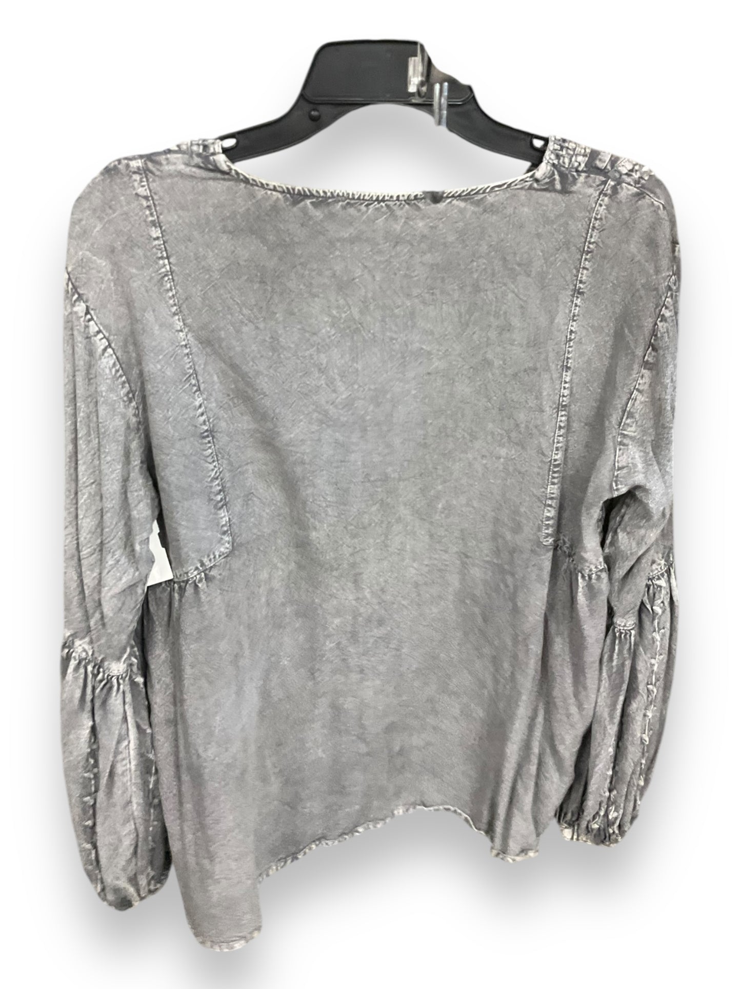 Top Long Sleeve By Solitaire In Grey, Size: S