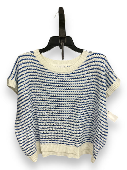 Sweater Short Sleeve By Clothes Mentor In Blue & White, Size: Xl