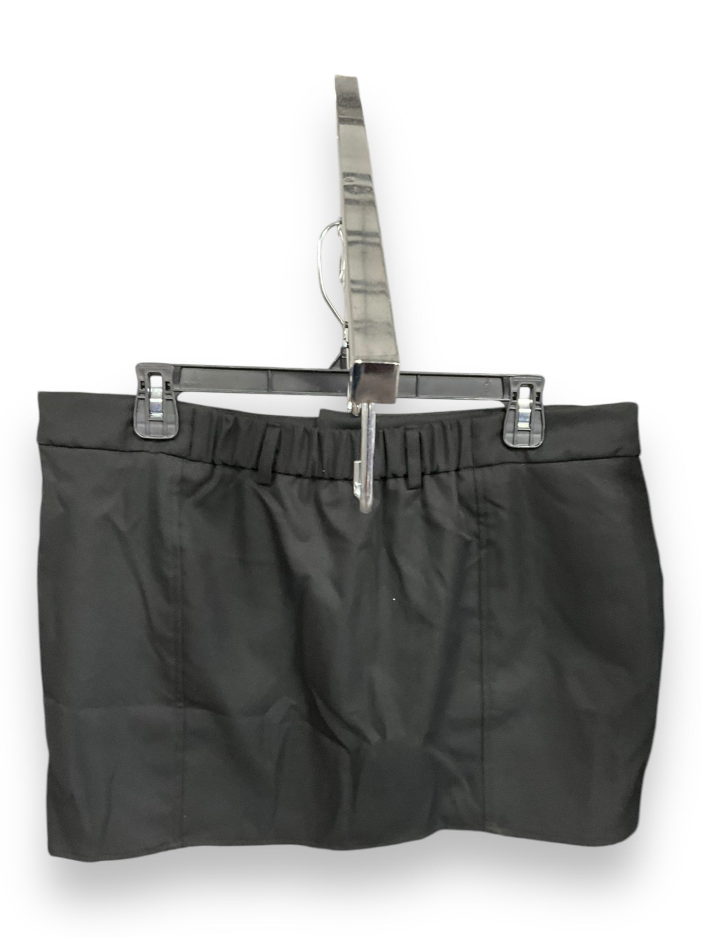 Skirt Mini & Short By Clothes Mentor In Black, Size: L