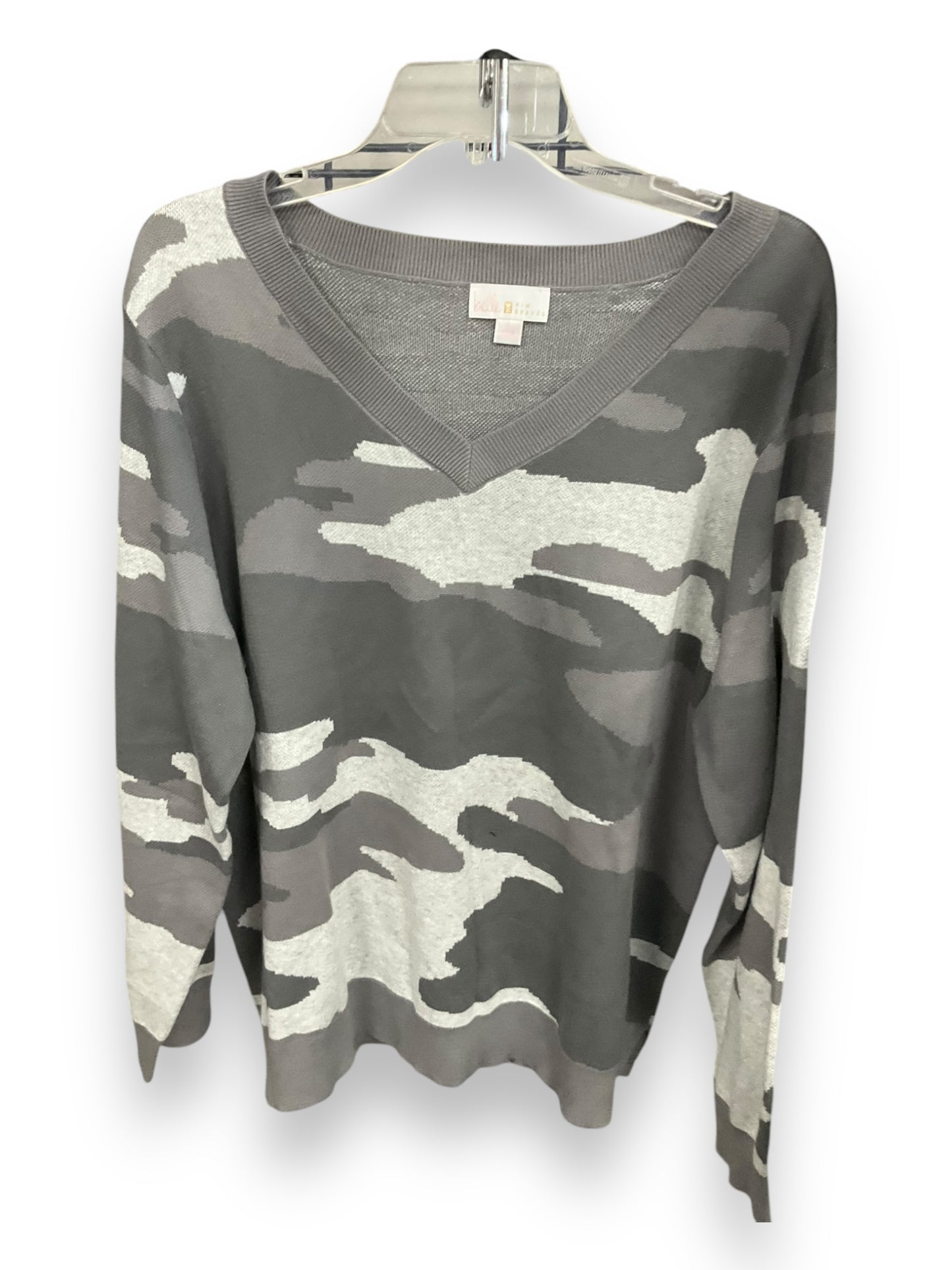 Sweater By Belle By Kim Gravel In Camouflage Print, Size: L