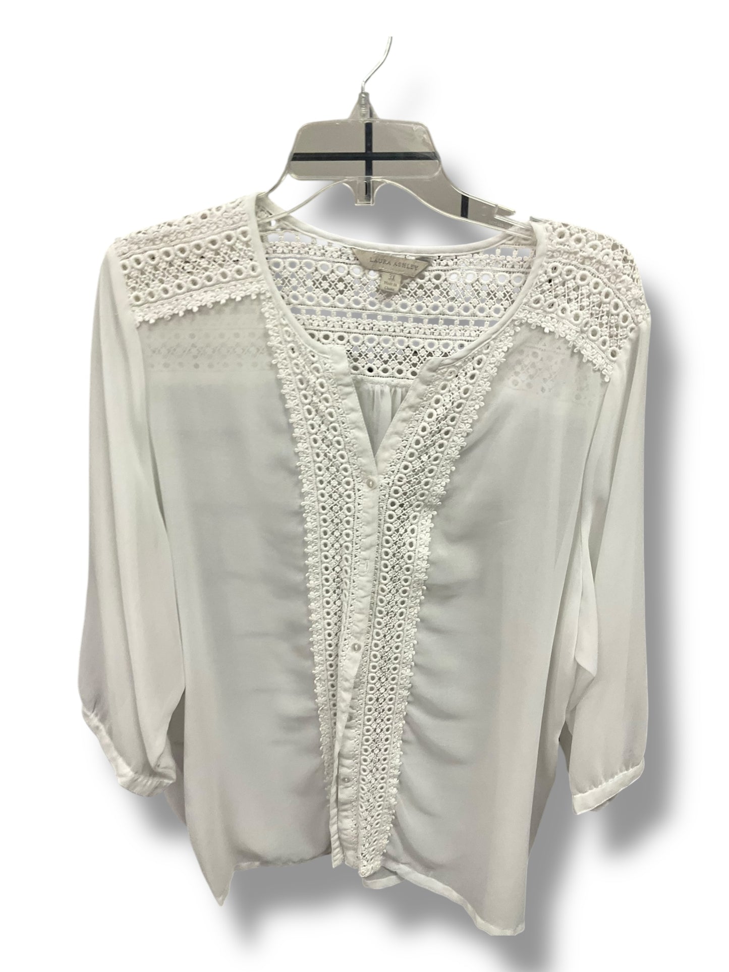 Top 3/4 Sleeve By Laura Ashley In White, Size: 3x