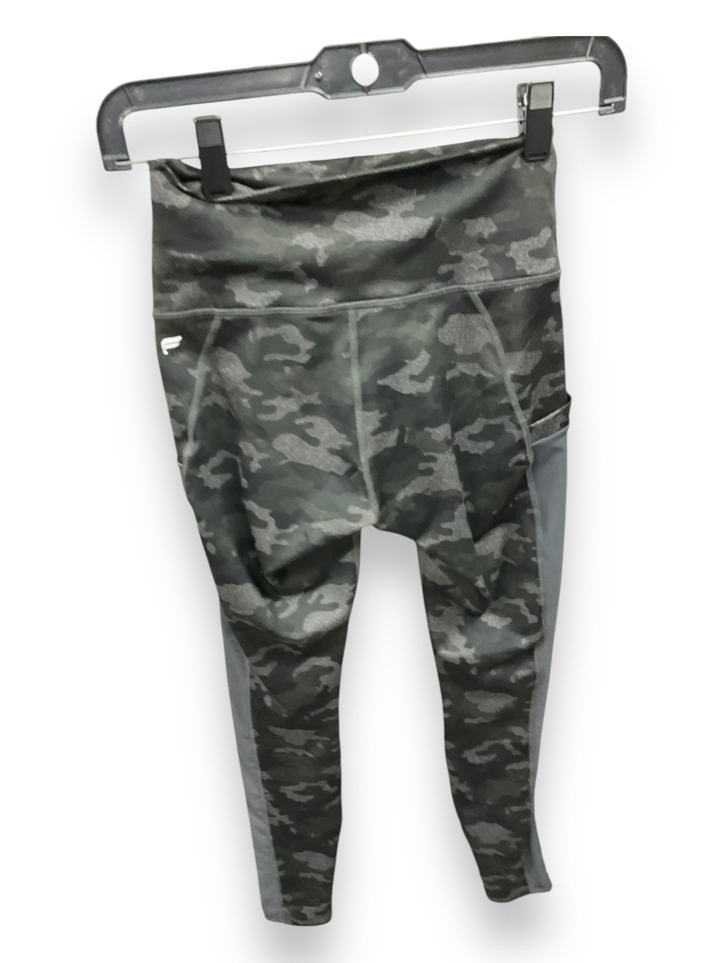 Athletic Leggings By Fabletics In Camoflauge, Size: Xs