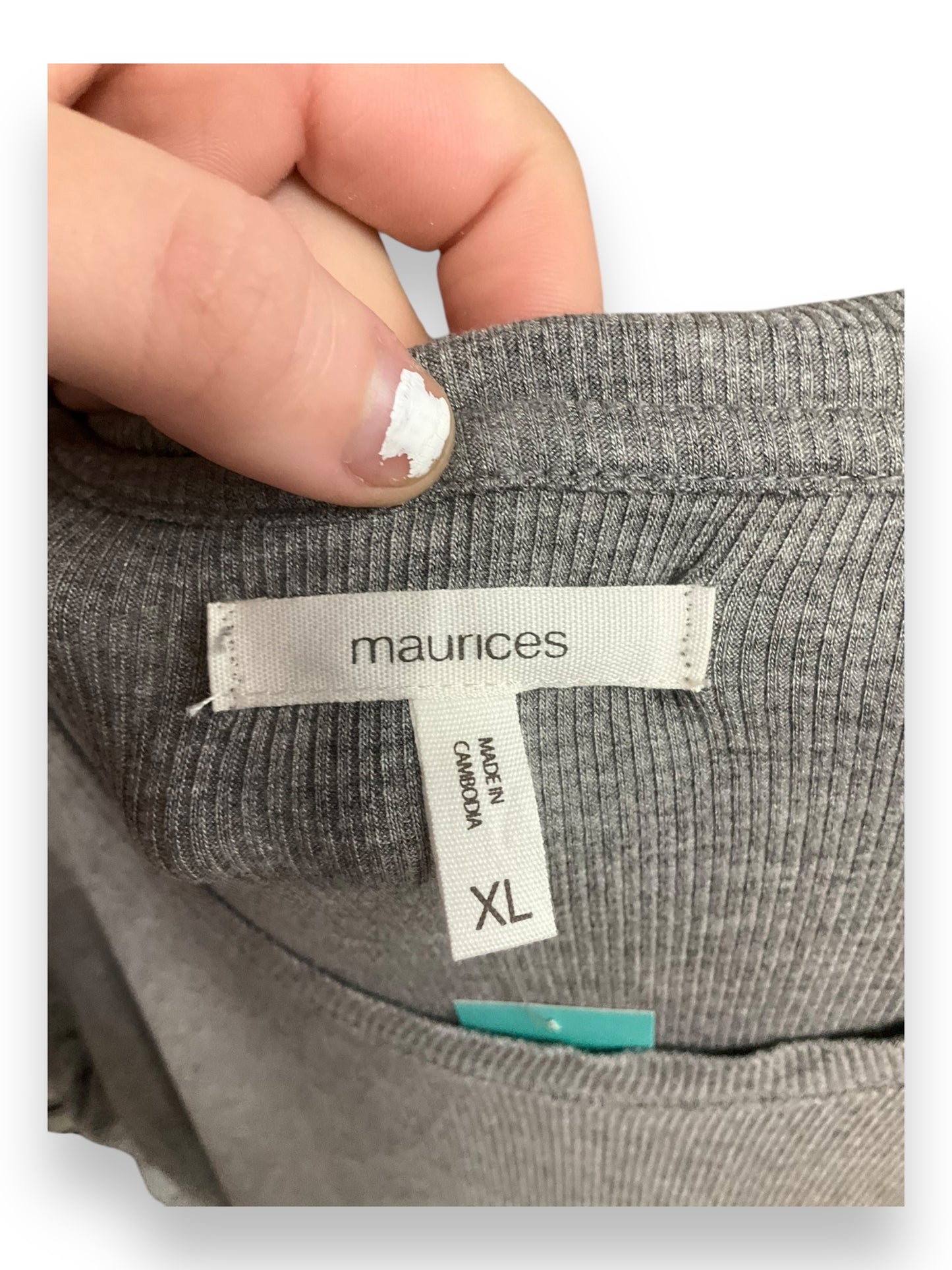 Top Long Sleeve By Maurices In Grey, Size: Xl