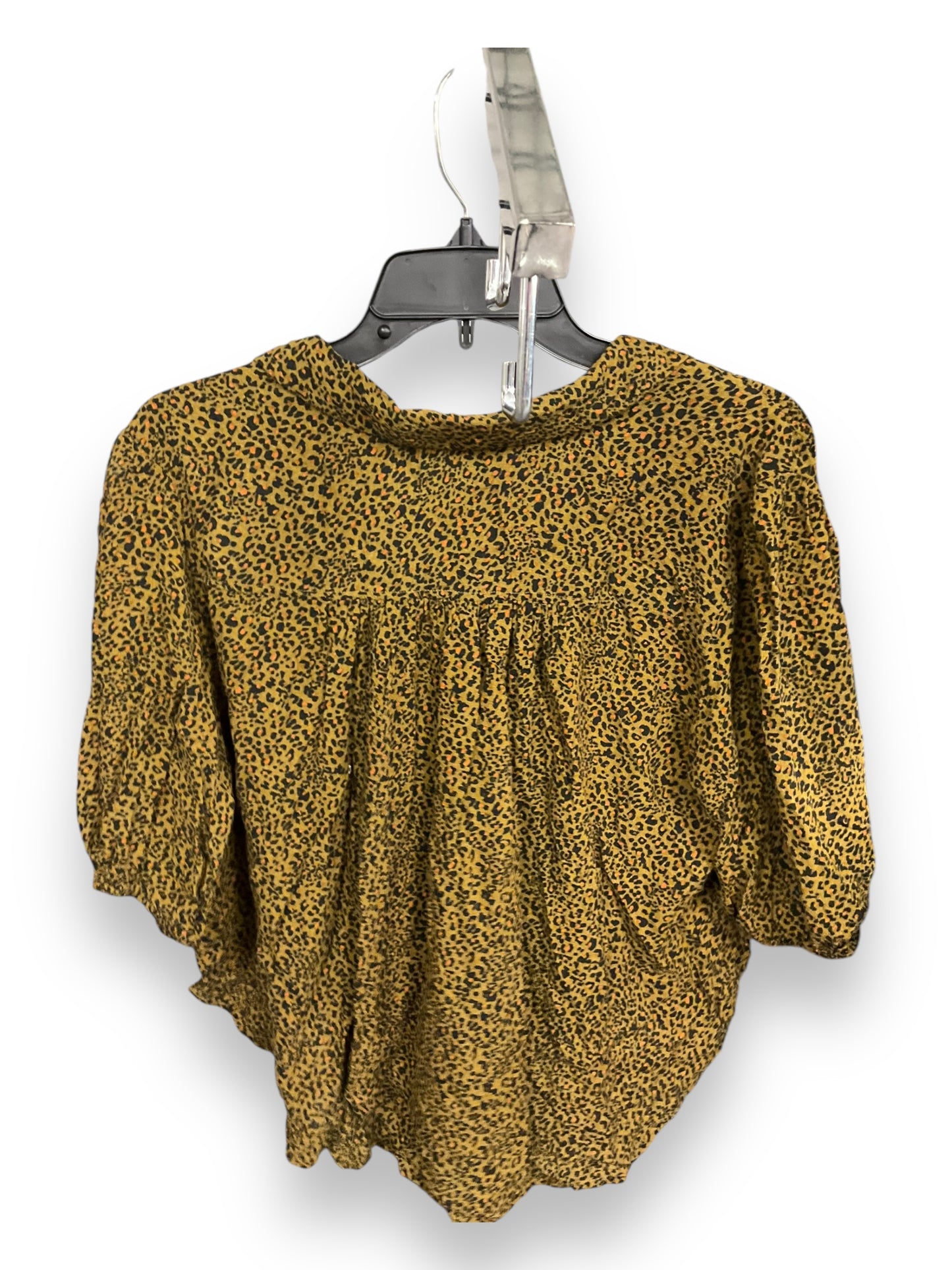 Top Short Sleeve By Free People In Leopard Print, Size: L