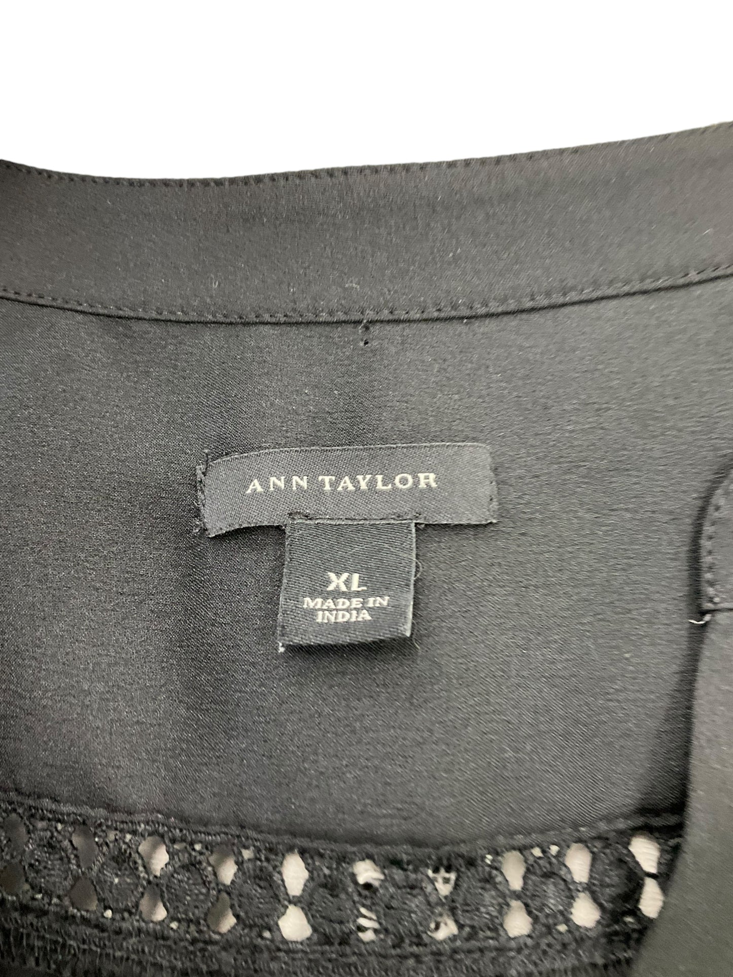 Top Sleeveless By Ann Taylor In Black, Size: Xl