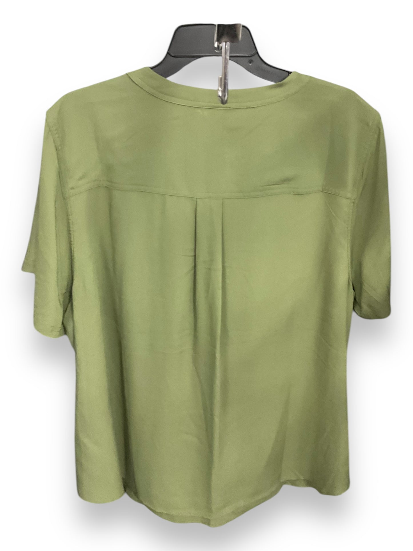 Top Short Sleeve By Torrid In Green, Size: 3x